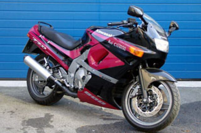 Kawasaki ZZR 600-Dortmund-Fahschule-Clemens